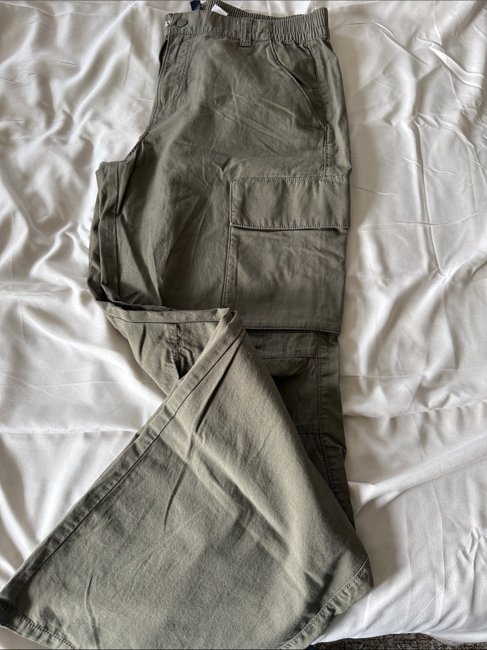 H&M Olive Green Cargo Pants with Utility Pockets-NWOT